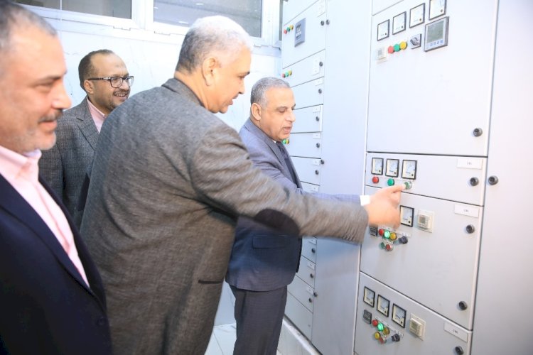 الفقي يستعرض انجازات قطاع مياه الشرب والصرف الصحي ٢٠٢٣