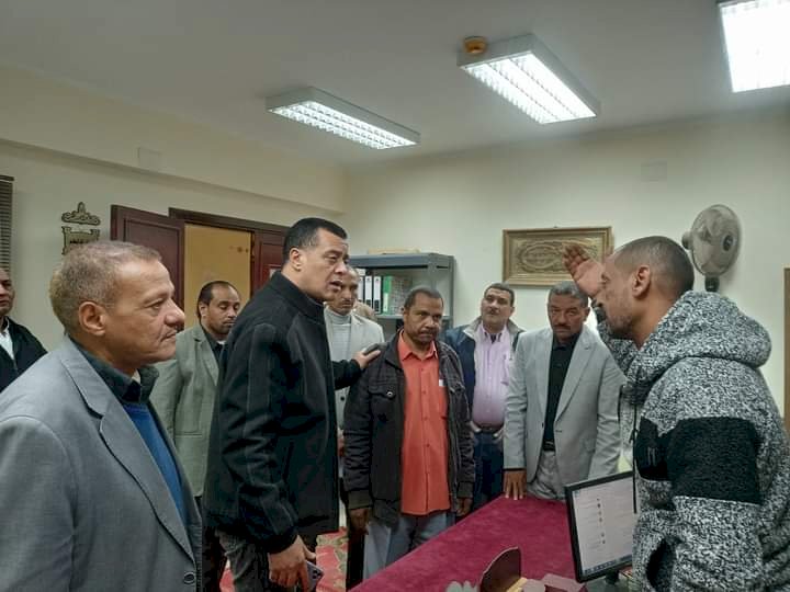 وكيل تعليم قنا يتابع سير الامتحانات مدارس نجع حمادي ويقدم التهنئة للأقباط