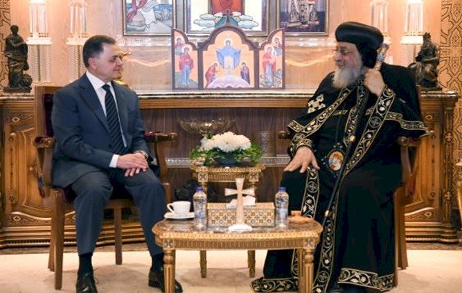 وزير الداخلية يهنئ البابا تواضروس بعيد الميلاد المجيد
