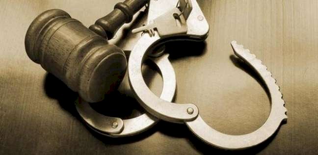 ضبط عامل استولى على بيانات بطاقات الدفع الإلكتروني من عملاء بنوك المنيا