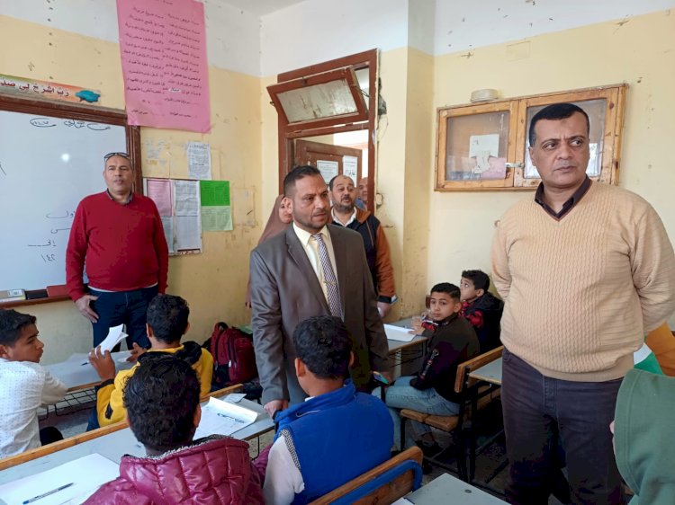 وكيل تعليم قنا يتابع سير لجان امتحانات الفصل الدراسي الأول بمدارس ابوتشت 