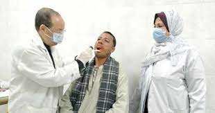 توقيع الكشف الطبي على 1698 حالة خلال قافلة طبية مجانية بقرية قلندول بمركز ملوي بالمنيا