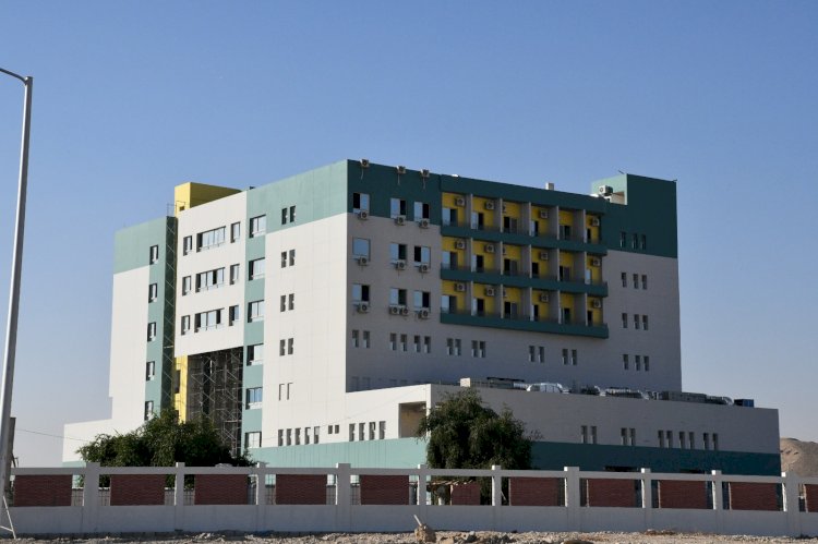 الداودي يتفقد التشطيبات النهائية لمستشفي قنا الجديدة