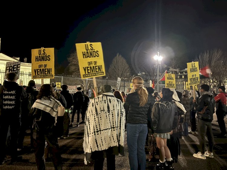 نشطاء ينظمون مظاهرات أمام البيت الأبيض دعما لليمن وغزة