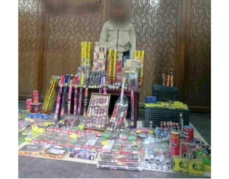 ضبط شخص بالإسكندرية تاجر في الألعاب النارية