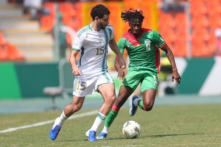 تعادل مثير بين الجزائر وبوركينا فاسو في مباراة قمة بين الفريقين