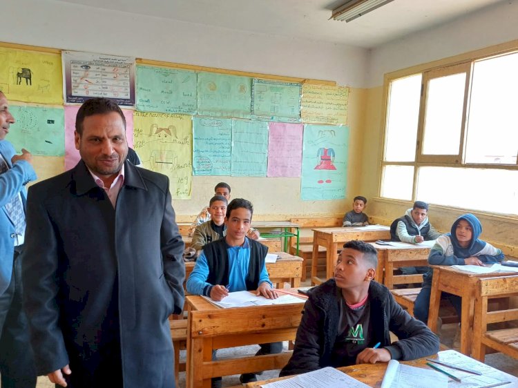 طلاب الشهادة الإعدادية بمدارس ابوتشت يؤدون امتحان مادة العلوم دون شكاوي 