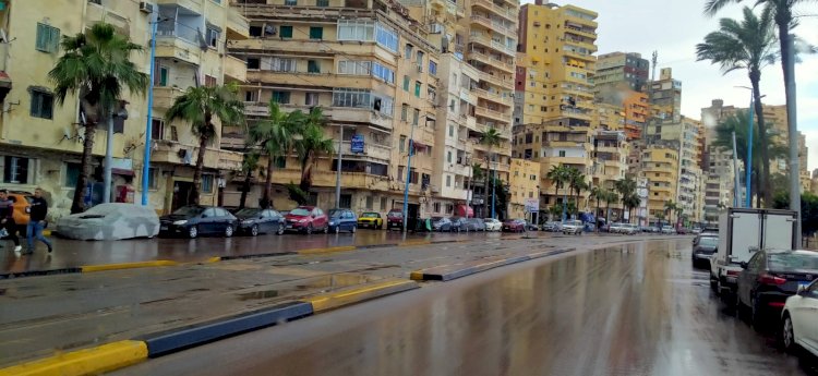 نوة الكرم تضرب الإسكندرية