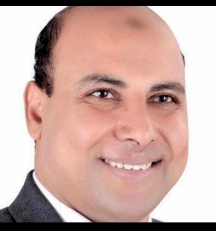 الدكتور احمد أبو تليح في معرض الكتاب  بابنك مجنون ياحاج والصندوق الأسود والفن وسنينه
