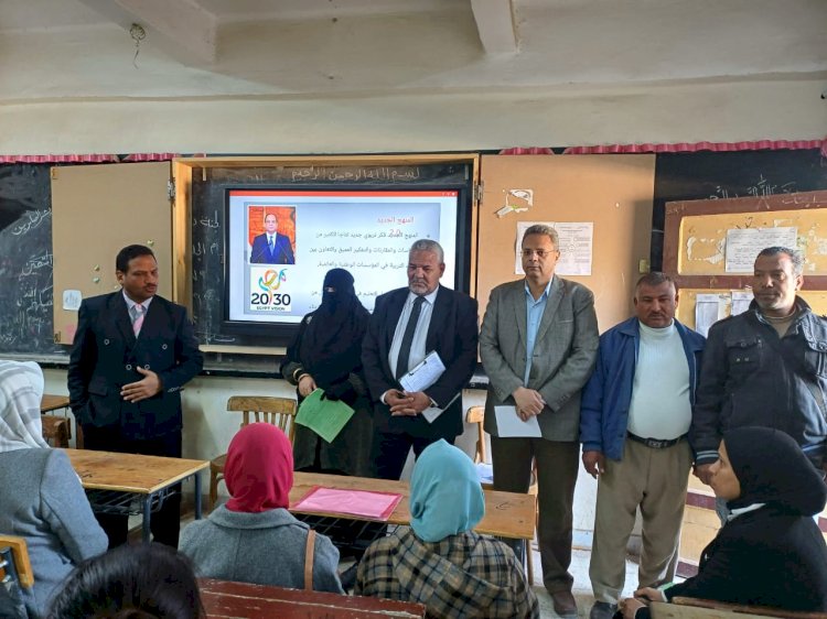 قاصد يتابع ورشة العمل التدريبية لتنمية مهارات معلمات رياض الأطفال الجدد