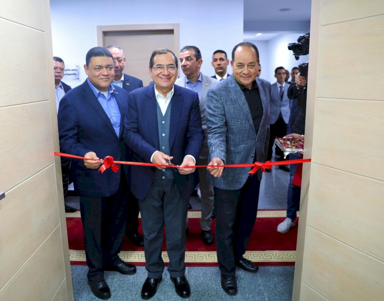 الملا:يتفقد محطة ضواغط غاز دهشور