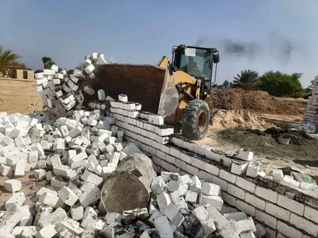 محافظ المنيا: إزالة 105 حالات تعد على الأرض الزراعية وأملاك الدولة بمراكز المحافظة