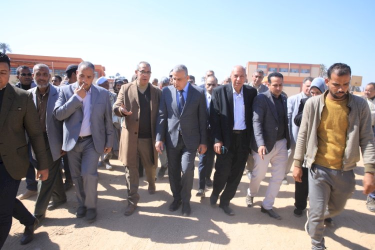 الفقي:يتفقد مشروعات" حياة كريمة"بسوهاج