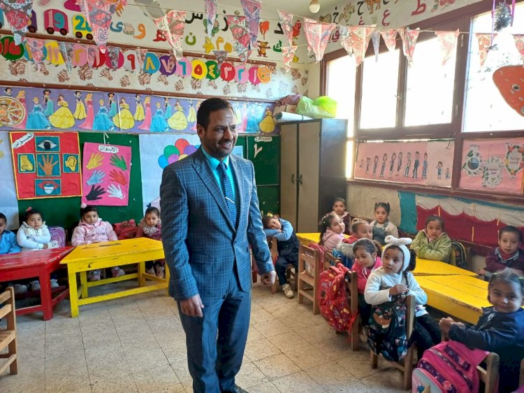 مدير عام تعليم أبوتشت يتابع انتظام الدراسة والانضباط الإداري بمدرسة زرابي القارة للتعليم الأساسي 