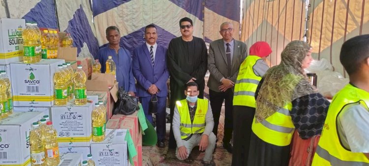 استعدادا  لشهر رمضان..الشعب الجمهوري يفتتح شادرًا للسلع بأسعار مخفضة في قوص