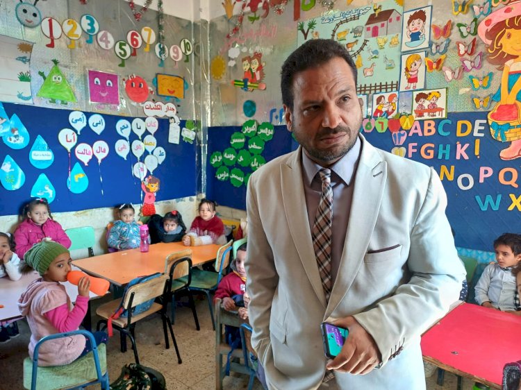 مدير تعليم أبوتشت يوجه بتفعيل الأنشطة الطلابية بالمدارس 