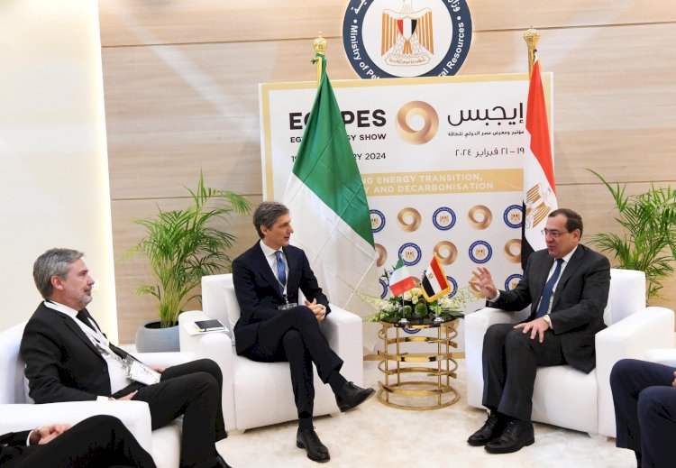 الملا يبحث مع نظيره بجمهورية تيمور الشرقية التعاون البترولي