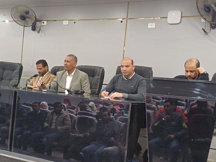 تمساح يحث المعلمين المتطوعين على المشاركة الفعالة في العملية التعليمية