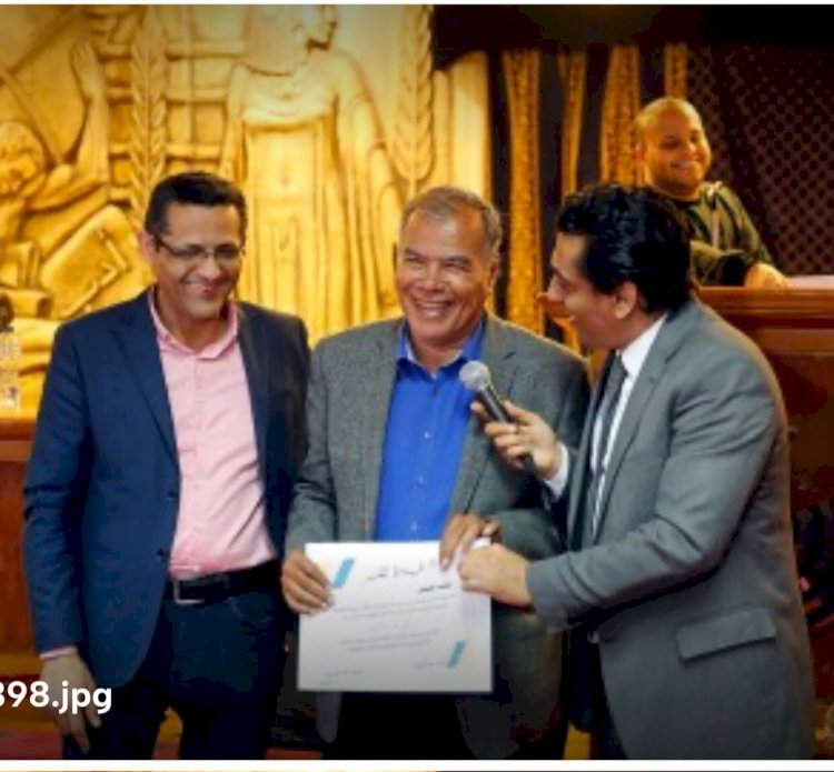 حشد تاريخي غير مسبوق لرواد مهنة الصحافة بنقابة الصحفيين 