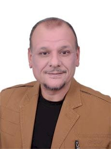 الهدمُ والبناءُ لتعريةِ النصِ والعثورِ على المعنى المضمر في قصةِ "استغاثة" للروائي محمود قنديل