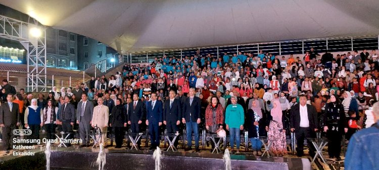 رئيس مدينة الغردقة يشهد حفل تسليم جوائز مهرجان لمحات  من الهند