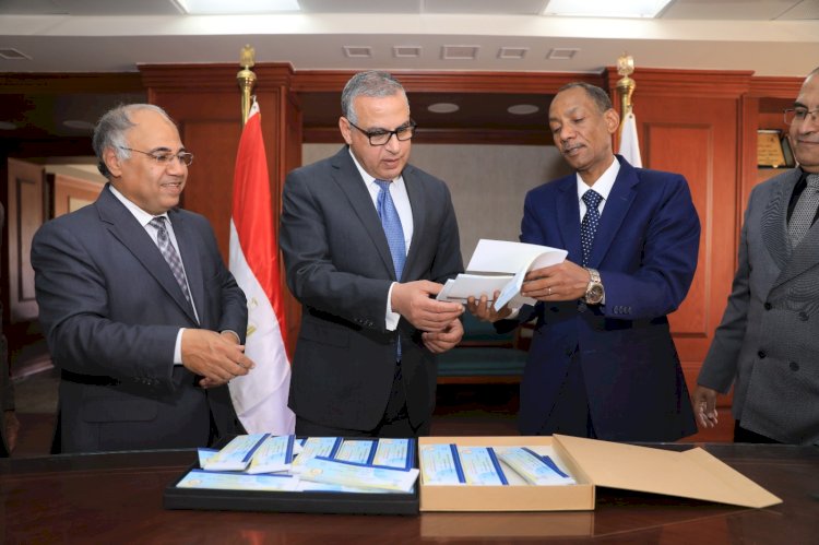 الفقي يشهد تسليم كوبونات مواد غذائية لتوزيعها علي الاسر الاكثر احتياجا