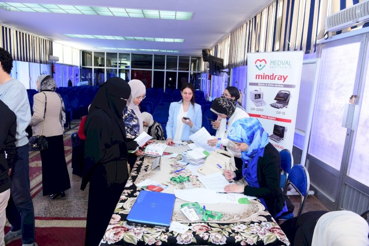 طب بشري سوهاج تناقش الحديث في علوم الأشعة التشخيصية والتداخلية