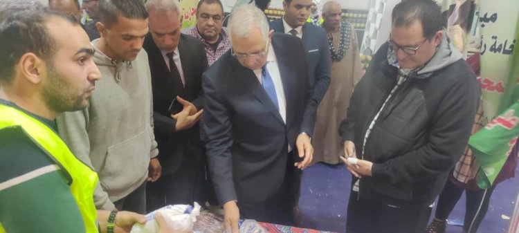 مازال الاقبال مستمرا علي معرض خير مزارعنا لاهالينا