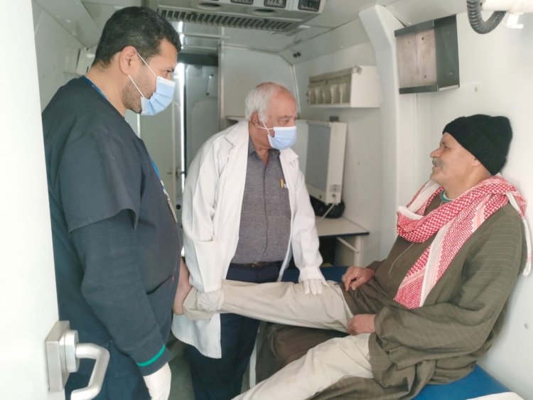 توقيع الكشف الطبي على ١٤٨٦ حالة خلال قافلة طبية بقرية داقوف  بمركز سمالوط بالمنيا