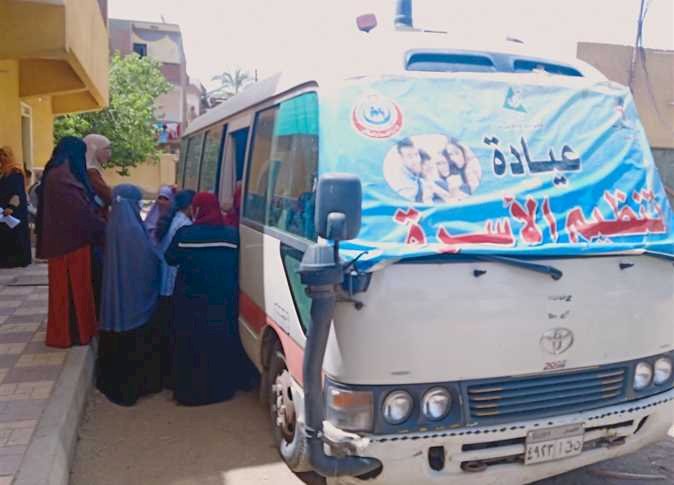 على كورنيش النيل ..«صحة المنيا» تنفذ قافلة طبية لتنظيم الأسرة