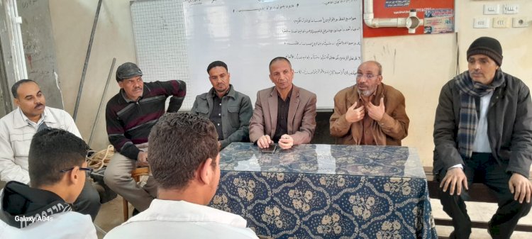 محاضرة عن مخاطر الإدمان بمدرسة فرشوط الصناعية