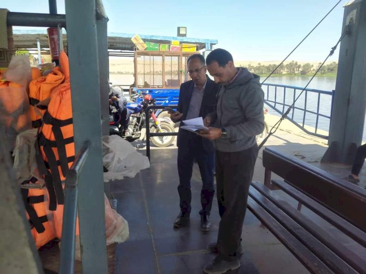 حملات تفتيشية على المراكب النيلية والمعديات بمركزى المنيا وديرمواس 