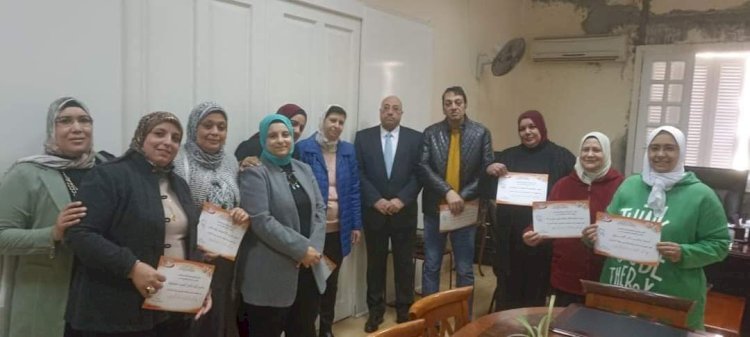 تكريم أطباء هيئة التمريض بعيادات التأمين الصحي بالإسكندرية 