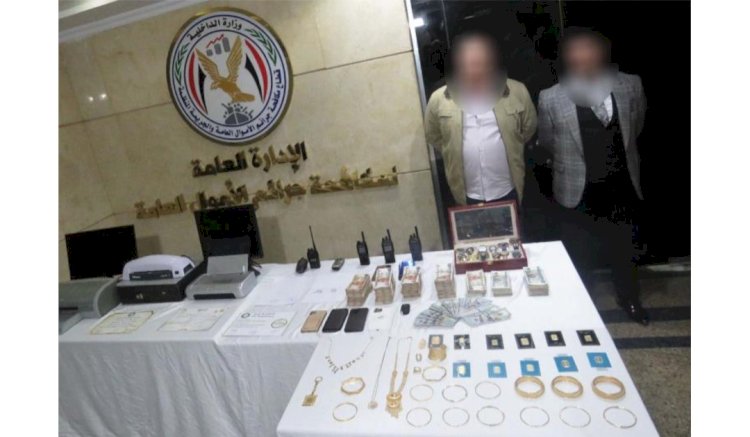 القبض علي مسجلين لانتحالهما صفة موظفين حكوميين للنصب علي المواطنين