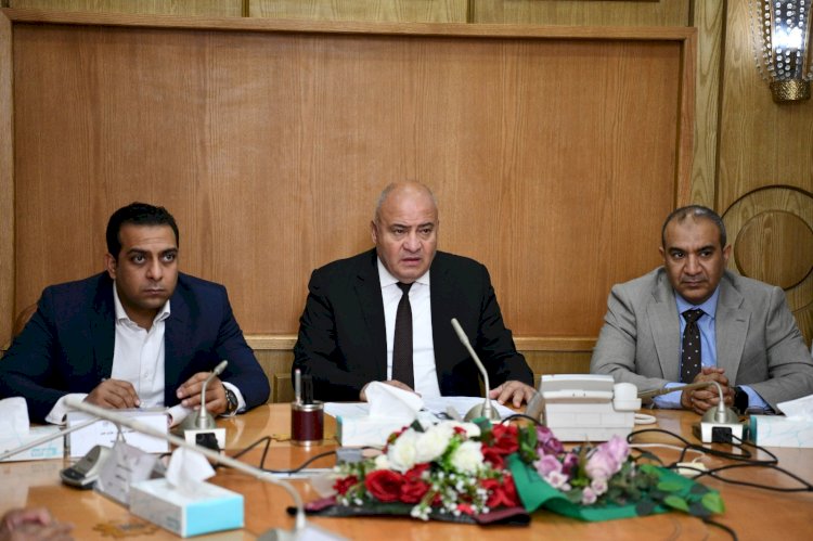 محافظ قنا يتابع الموقف التنفيذى لمشروعات الجهاز المركزى للتعمير بالمحافظة 