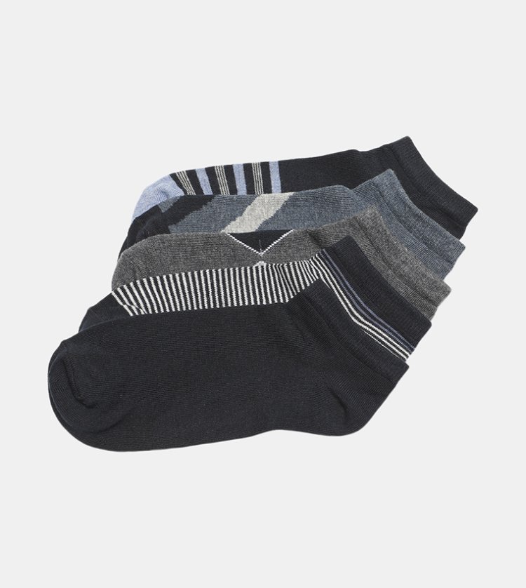 حرق محل يبيع جوارب عليها لفظ الجلالة في ماليزيا وصاحبها يعتذر