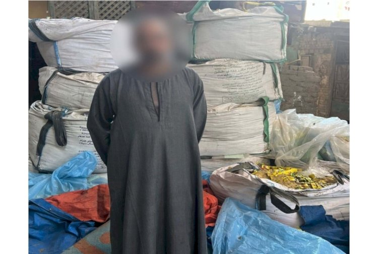 القبض علي" قهوجي" لادارته مصنع للمنتجات الغذائية بدون ترخيص بالقاهرة