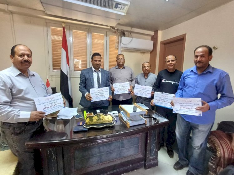 تعليم ابوتشت يكرم التلاميذ العائدين إلى المدارس بعد تسريبهم من التعليم