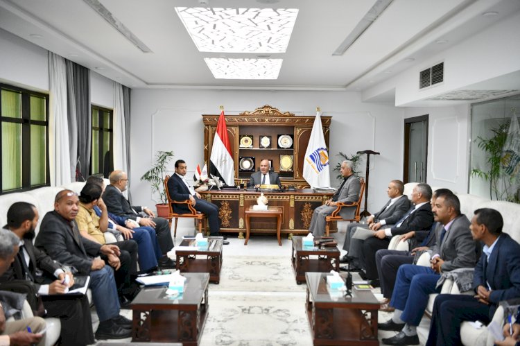 محافظ قنا يبحث سبل التعاون مع البنك الزراعي لدعم الأسر الأكثر احتياجا