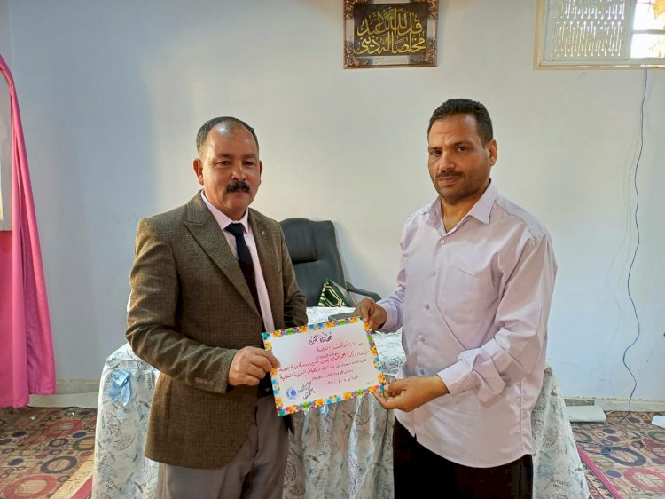 إحالة مدير مدرسة للتحقيق وتكريم آخر خلال جولة مدير عام التعليم علي مدارس أبوتشت 