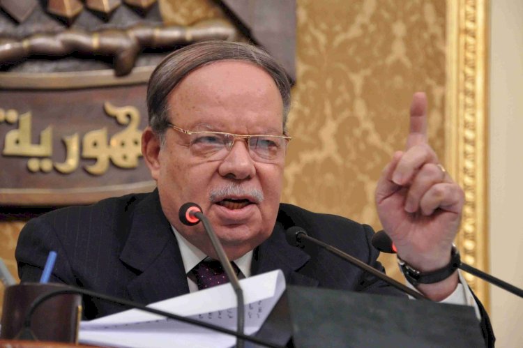 تاريخ الدكتور أحمد فتحى سرور أعظم أساتذة القانون في العصر الحديث