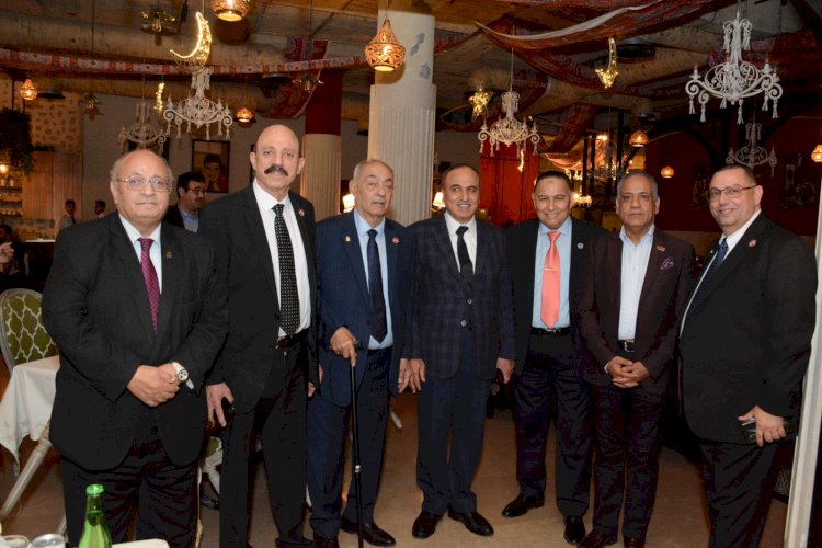 المصريين بالخارج مع الوطن وقيادته الحكيمة