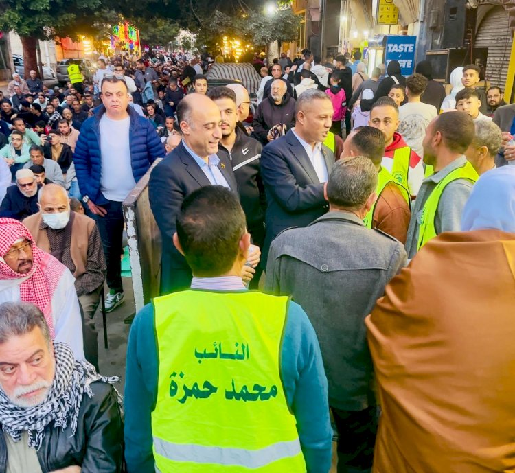 «مستقبل وطن الإسكندرية» يشارك الأهالي فرحتهم بالعيد بمحرم بك