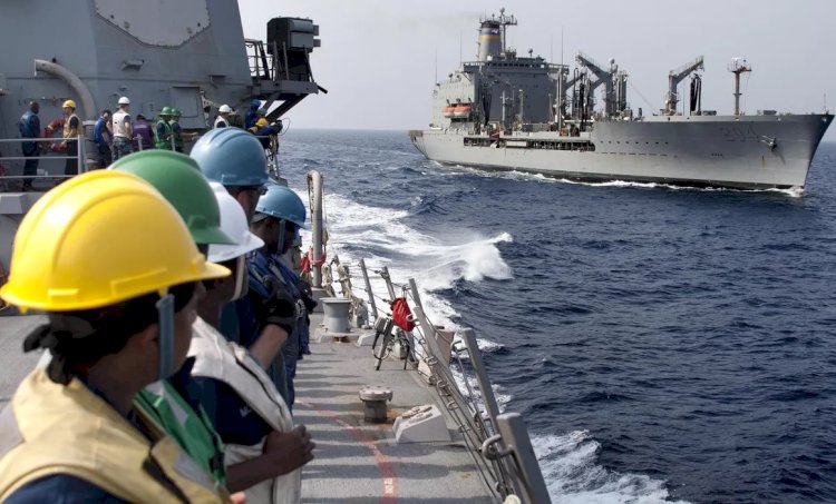 قائد القوات البحرية للجيش الإيراني: مستعدون لحماية سفننا وسفن الدول الأخري في البحر الأحمر