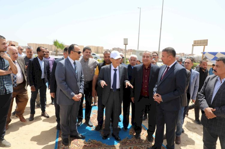 محافظ المنيا يضع حجر أساس مشروع موقف إقليمي على مساحة 5 أفدنة بمدينة المنيا الجديدة بتكلفة 287 مليون جنيه