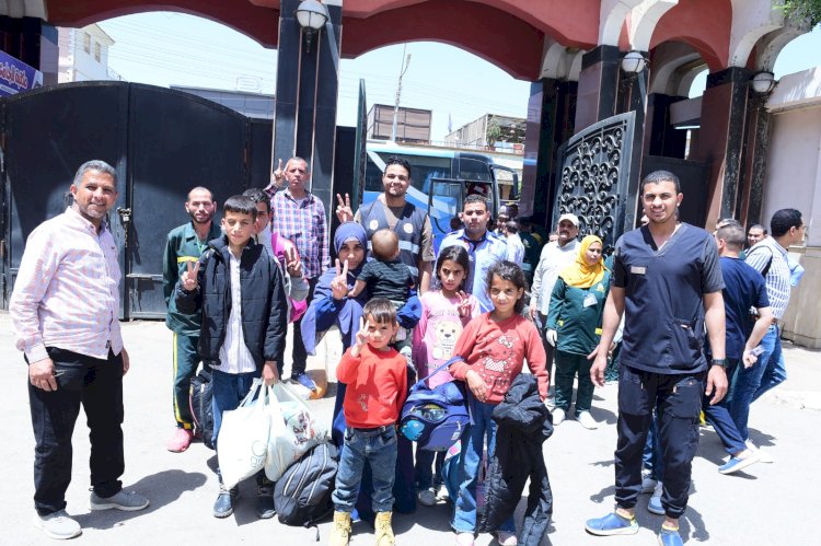 بالورود... جامعة سوهاج تستقبل ٢٤ مصابًا من قطاع غزة و٥٠ من ذويهم لاستكمال مراحل علاجهم