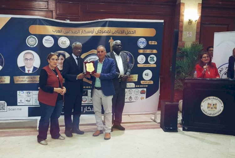 مهرجان أوسكار للمبدعين العرب يكرم  الكاتب الصحفى أحمد بدوى