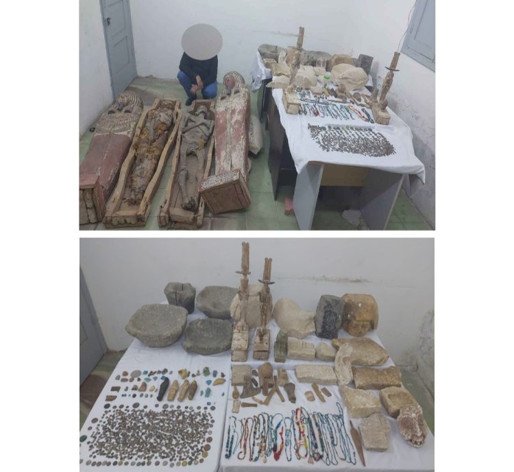 ضبط "١١١٨"قطعة اثرية بحوزة موظف بأسيوط