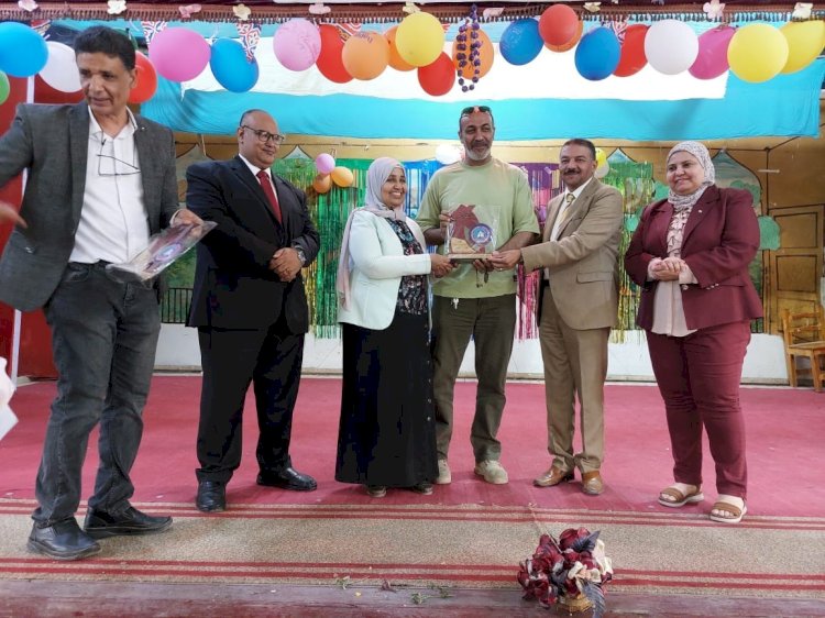 ادارة الموهوبين والتعليم الذكى بمديرية التربية والتعليم بقنا  تكرم علاء تغيان