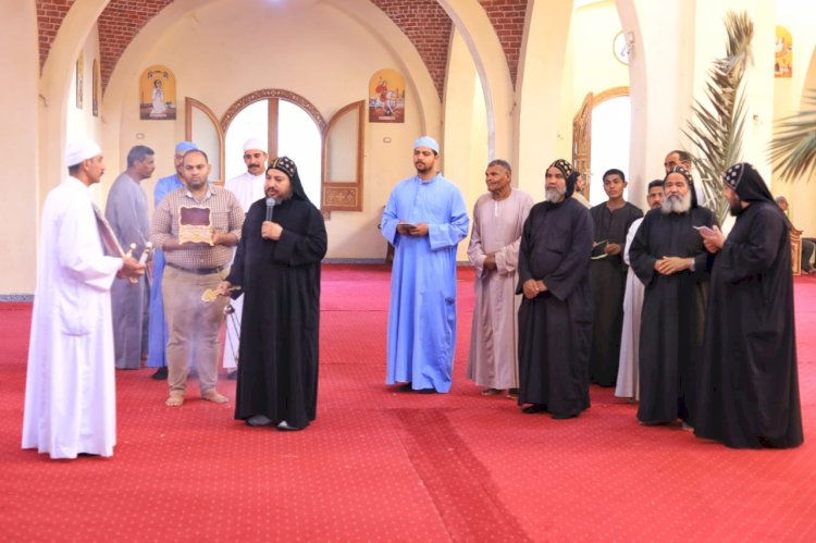 بحضور المئات.. الأقباط يحتفلون بأحد الشعانين في دير الأنبا متاؤس الفاخوري بإسنا جنوب الأقصر 